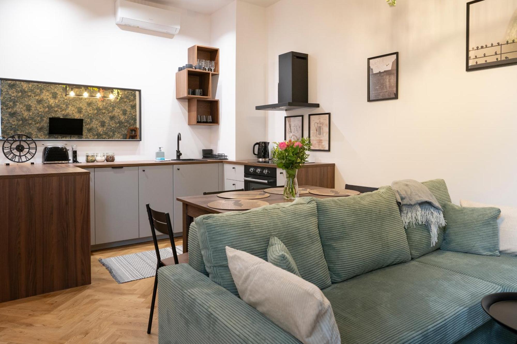 Tyzenhauz Apartments Siemiradzkiego Street Krasków Exterior foto